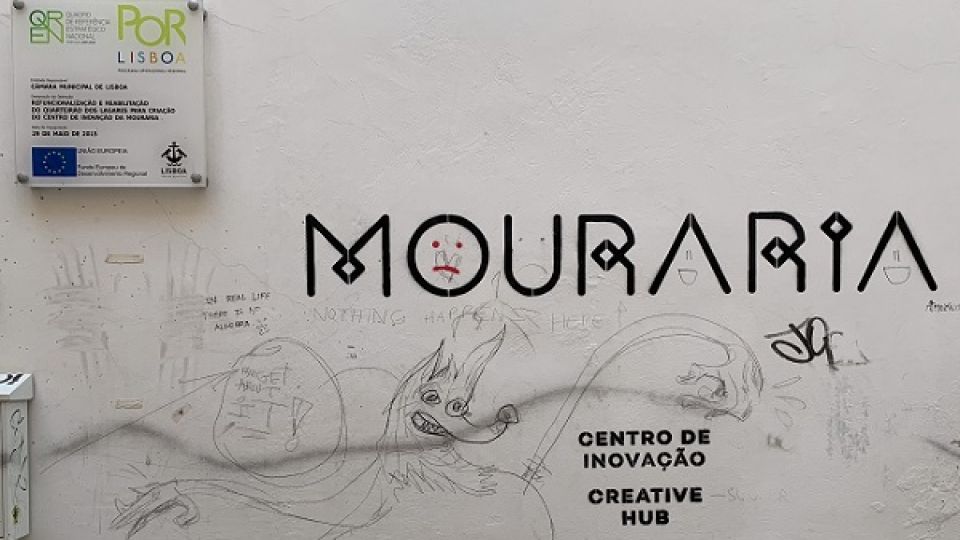 CC_staff_meeting_at_Centro_de_Inovacao_da_Mouraria_43804239790.jpg